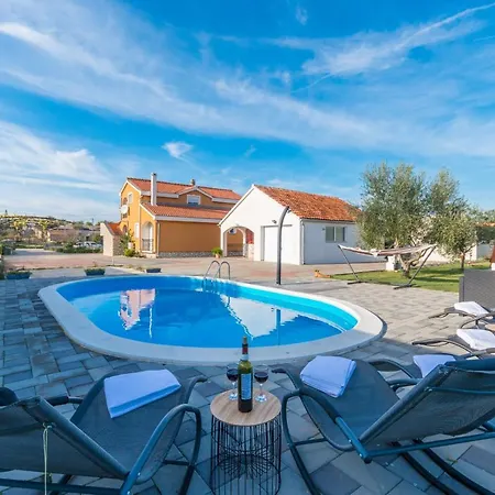 Leonardo Villa Galovac (Zadar)